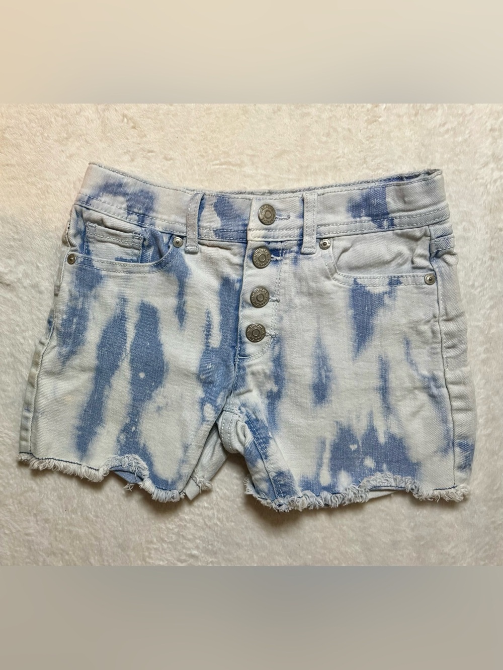Jordache Girls size 8 Tie-Dye Denim Snap-Front Shorts with frayed bottoms